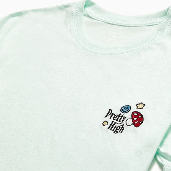 PacCares Pretty High Embroidered T-Shirt in Light Blue size medium - Picture 2 of 7